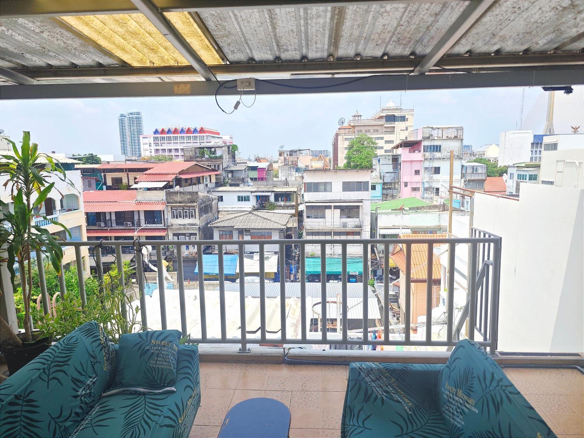 Panda Lodge Home Stay Bangkok Exterior photo