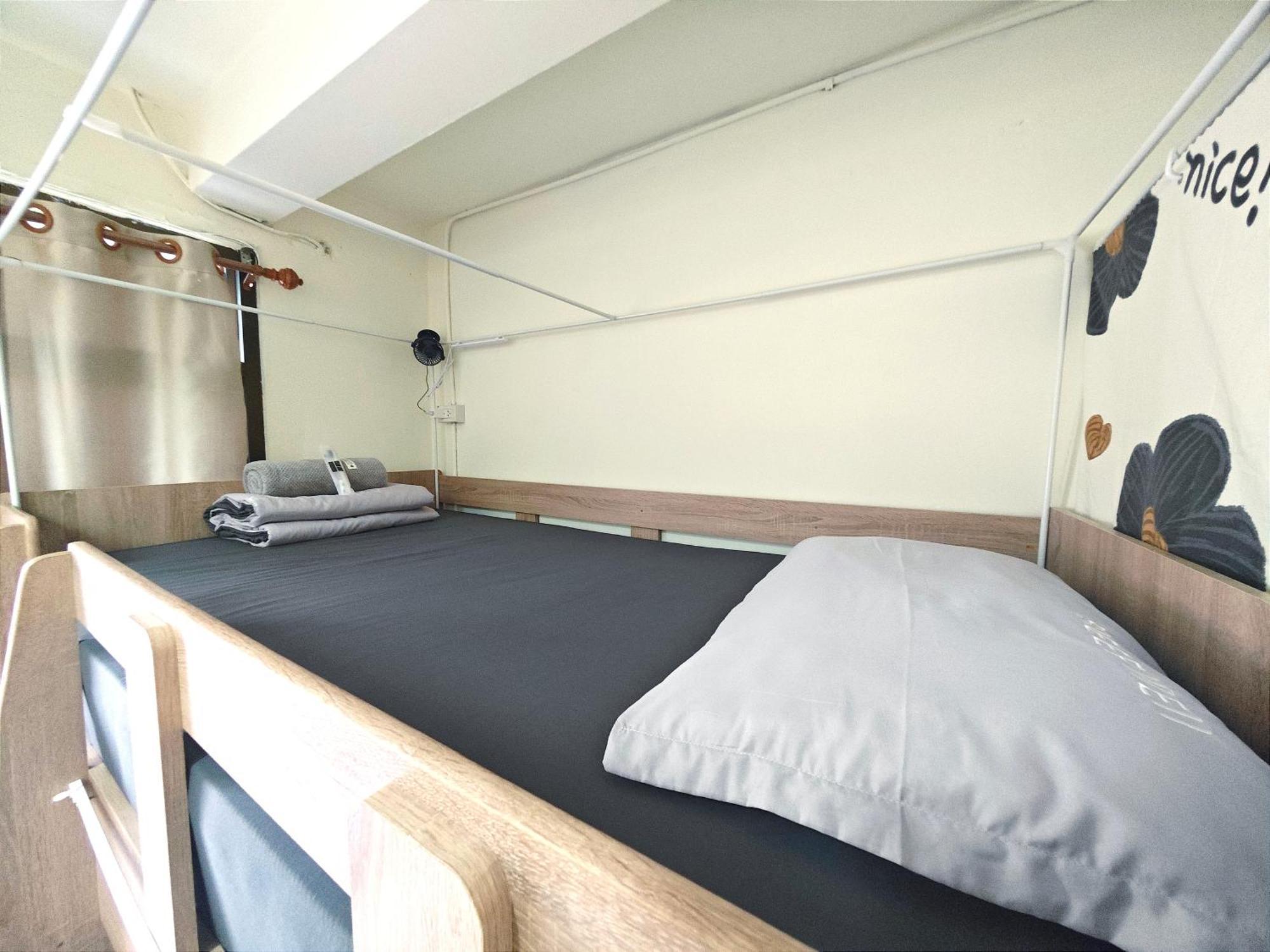 Panda Lodge Home Stay Bangkok Exterior photo