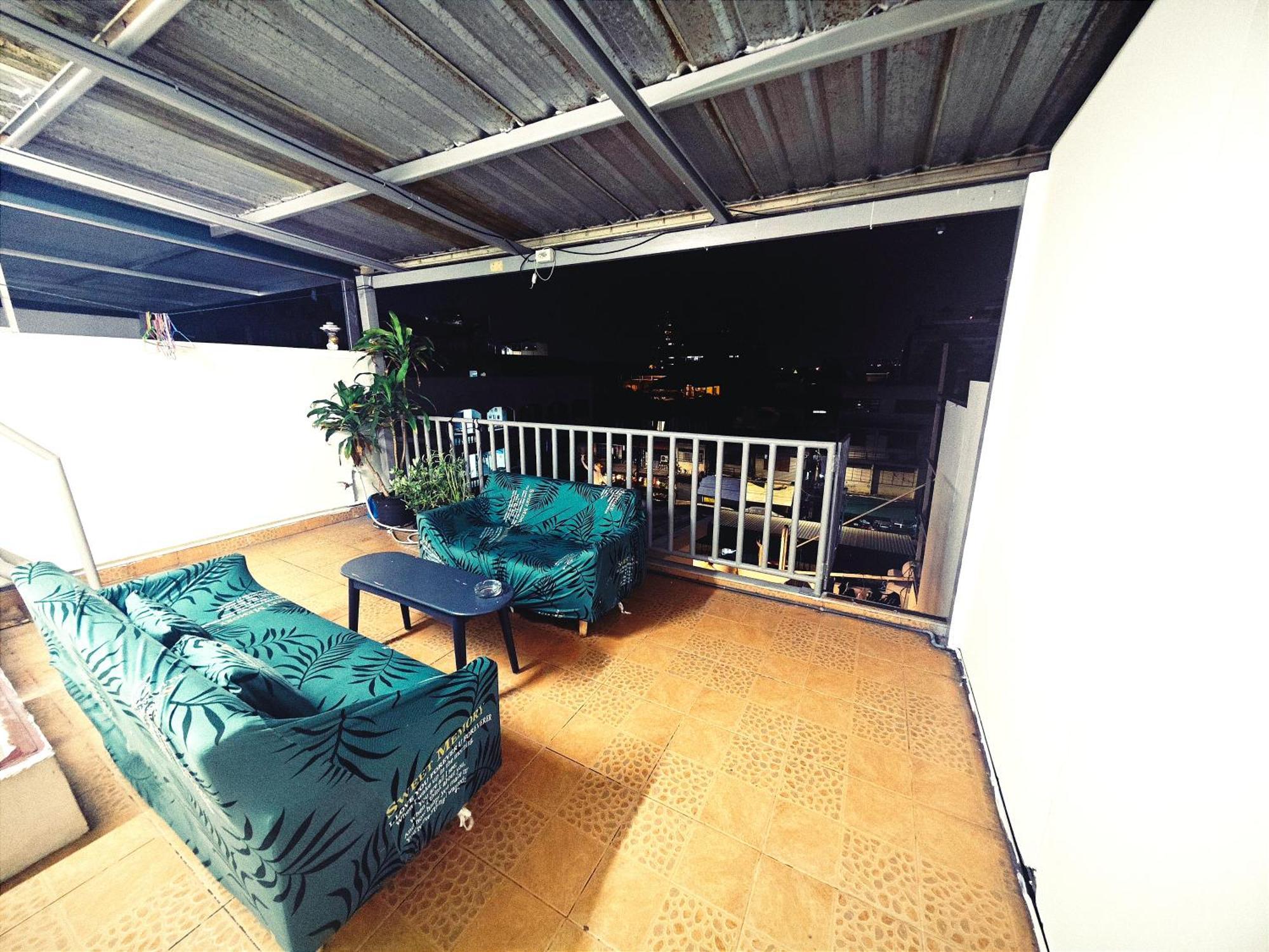 Panda Lodge Home Stay Bangkok Exterior photo